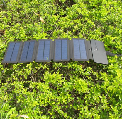 Outdoor 8W folding solar charger Direct charging collapsible solar