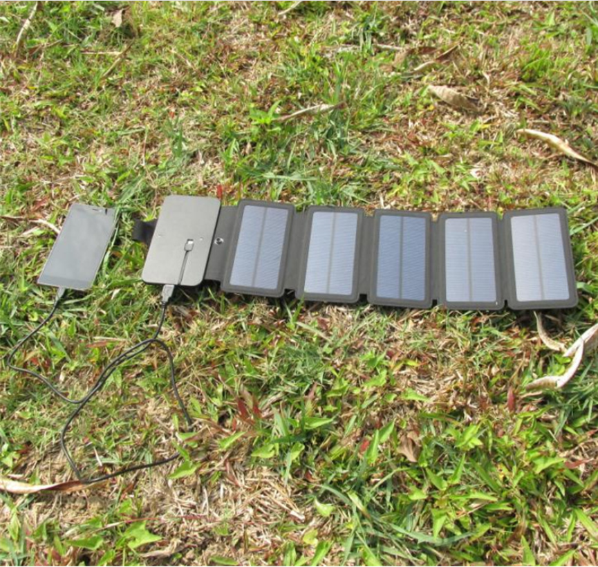 Outdoor 8W folding solar charger Direct charging collapsible solar