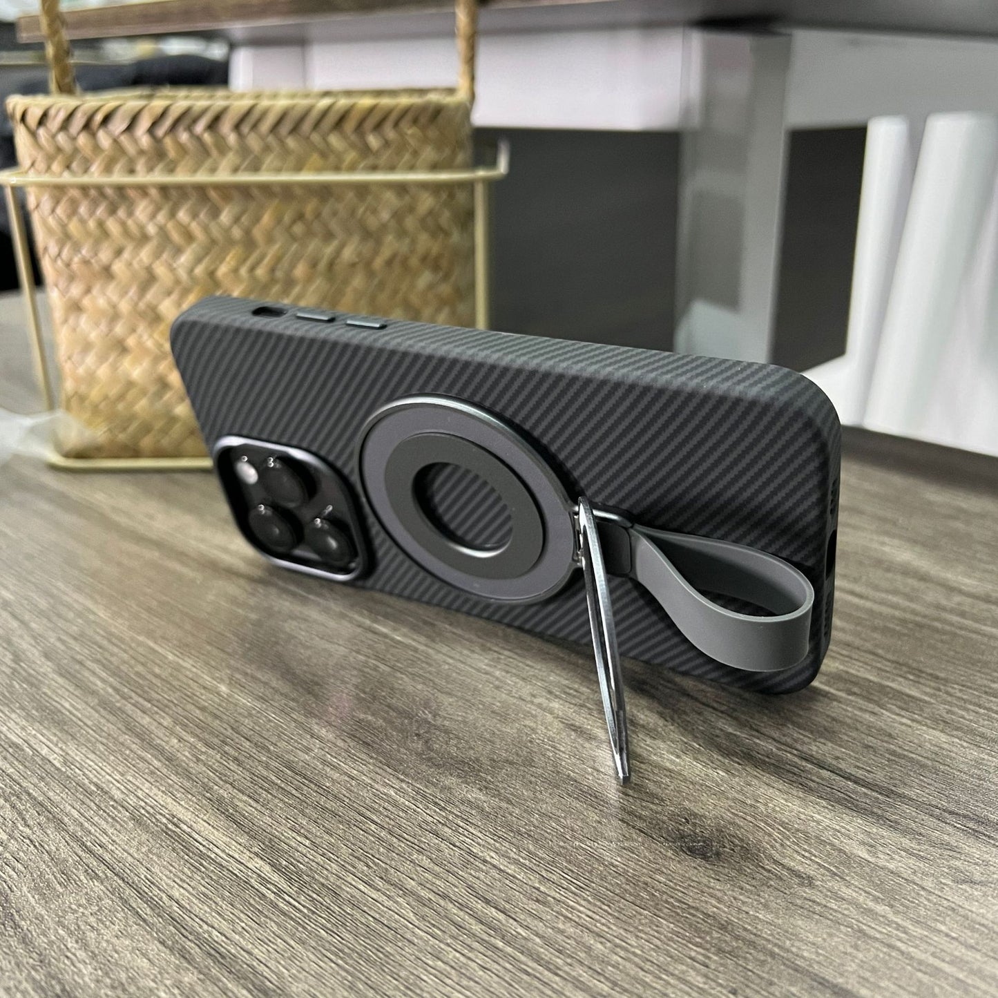 Portable Magnetic Wrist Strap Round Silicone Bracket